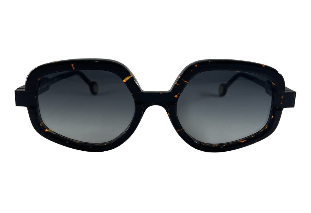 ANNE & VALENTIN SHOUT 21D14